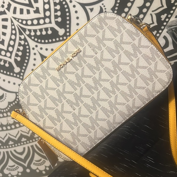 NWT Michael Kors Houston Crossbody - Picture 1 of 7
